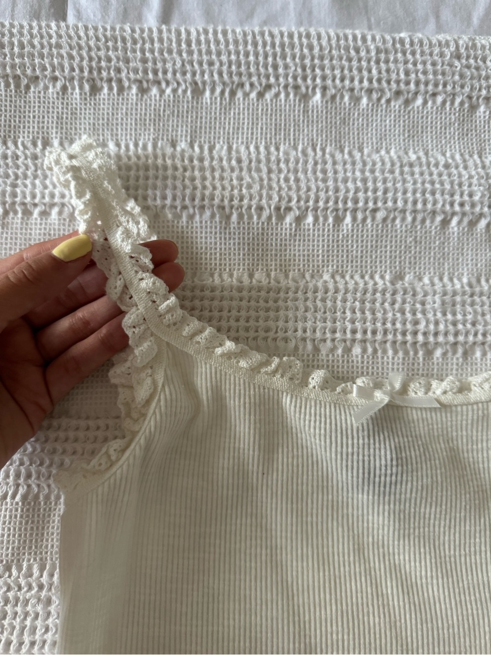 H&M White Ruffle Trim Tank Top - Picture 2 of 4